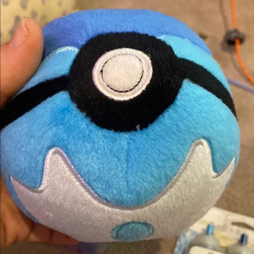 Pokémon 4 in pokeball plush